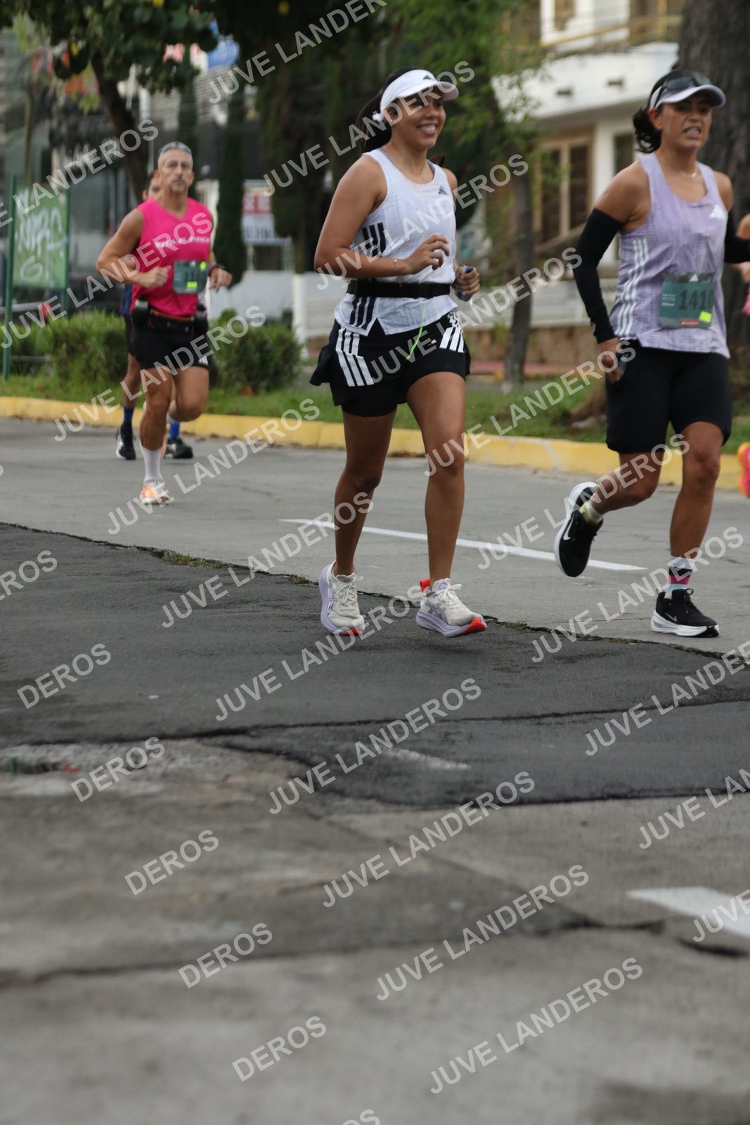 Foto de ADIDAS SPLITS GUADALAJARA 15K / 30K en Av. San Ignacio esquina Av. Ignacio L. Vallarta, Zapopan a las 06:59 · dorsal 1410