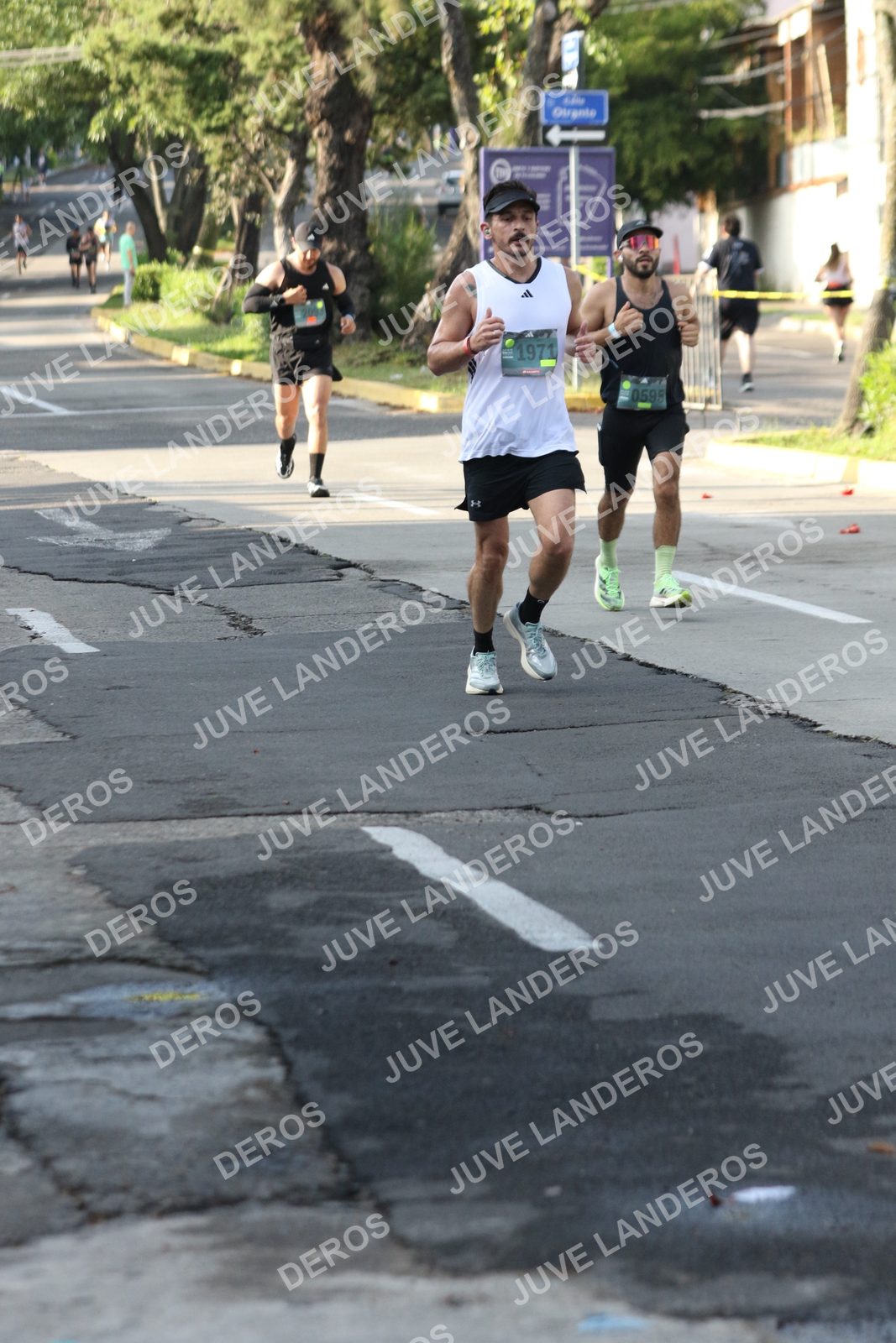 Foto de ADIDAS SPLITS GUADALAJARA 15K / 30K en Av. San Ignacio esquina Av. Ignacio L. Vallarta, Zapopan a las 08:14 · dorsal 1971, 598