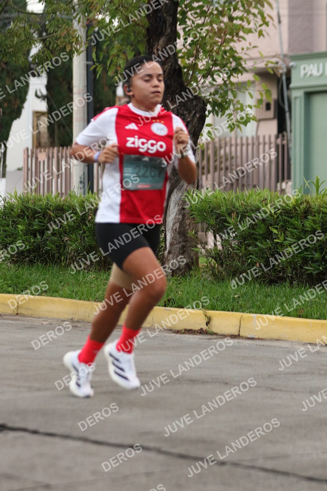 Foto de ADIDAS SPLITS GUADALAJARA 15K / 30K en Av. San Ignacio esquina Av. Ignacio L. Vallarta, Zapopan a las 06:49 · dorsal 2267
