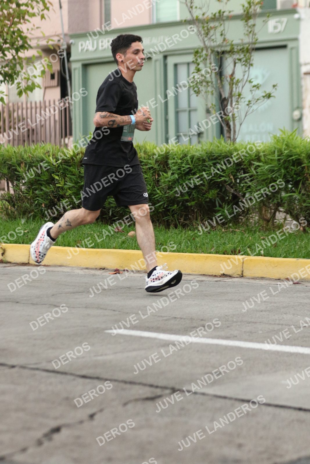 Foto de ADIDAS SPLITS GUADALAJARA 15K / 30K en Av. San Ignacio esquina Av. Ignacio L. Vallarta, Zapopan a las 06:51 · dorsal 1157