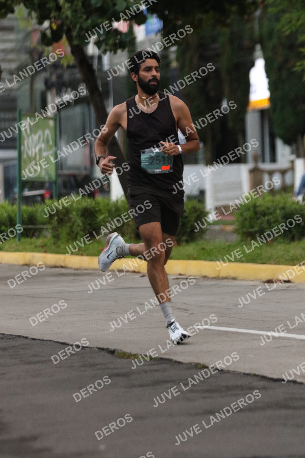 Foto de ADIDAS SPLITS GUADALAJARA 15K / 30K en Av. San Ignacio esquina Av. Ignacio L. Vallarta, Zapopan a las 06:47 · dorsal 2518