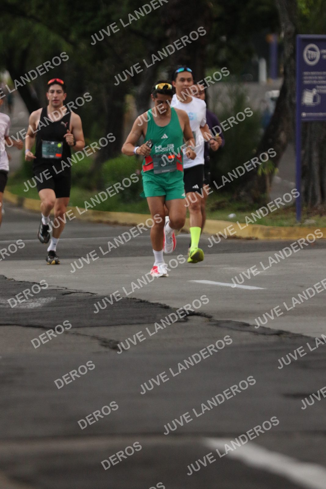 Foto de ADIDAS SPLITS GUADALAJARA 15K / 30K en Av. San Ignacio esquina Av. Ignacio L. Vallarta, Zapopan a las 06:49 · dorsal 228, 252