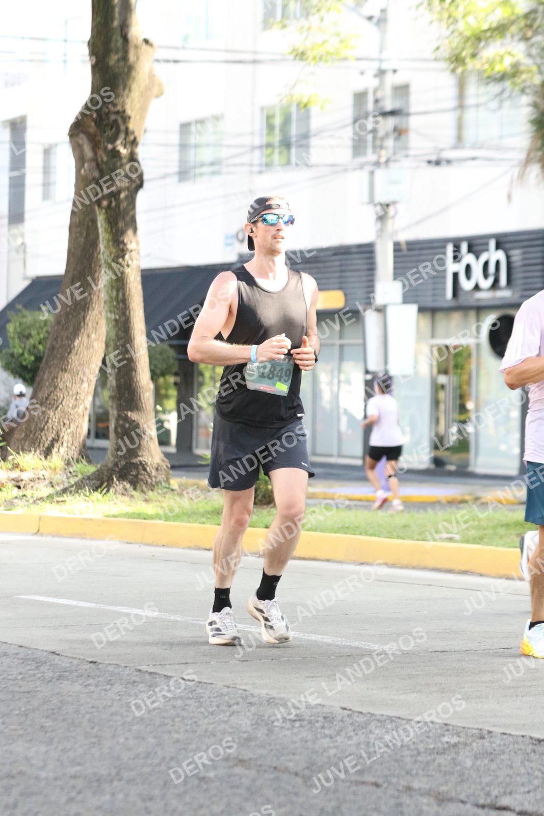 Foto de ADIDAS SPLITS GUADALAJARA 15K / 30K en Av. San Ignacio esquina Av. Ignacio L. Vallarta, Zapopan a las 08:39 · dorsal 1849
