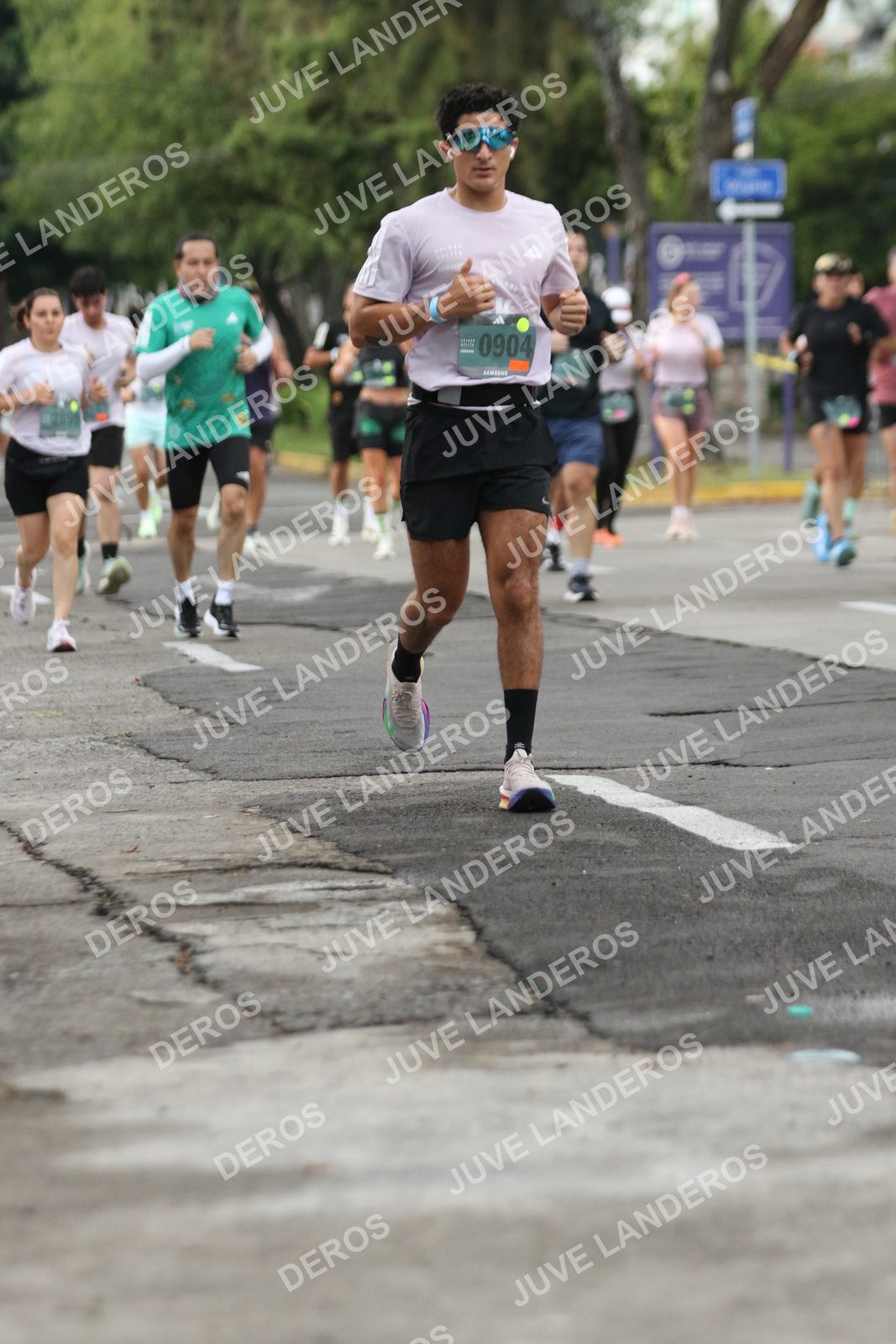 Foto de ADIDAS SPLITS GUADALAJARA 15K / 30K en Av. San Ignacio esquina Av. Ignacio L. Vallarta, Zapopan a las 06:58 · dorsal 904