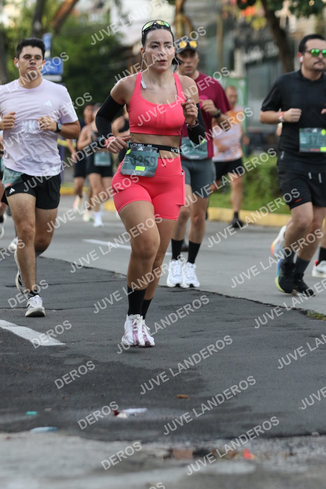 Foto de ADIDAS SPLITS GUADALAJARA 15K / 30K en Av. San Ignacio esquina Av. Ignacio L. Vallarta, Zapopan a las 07:07 · dorsal 3259