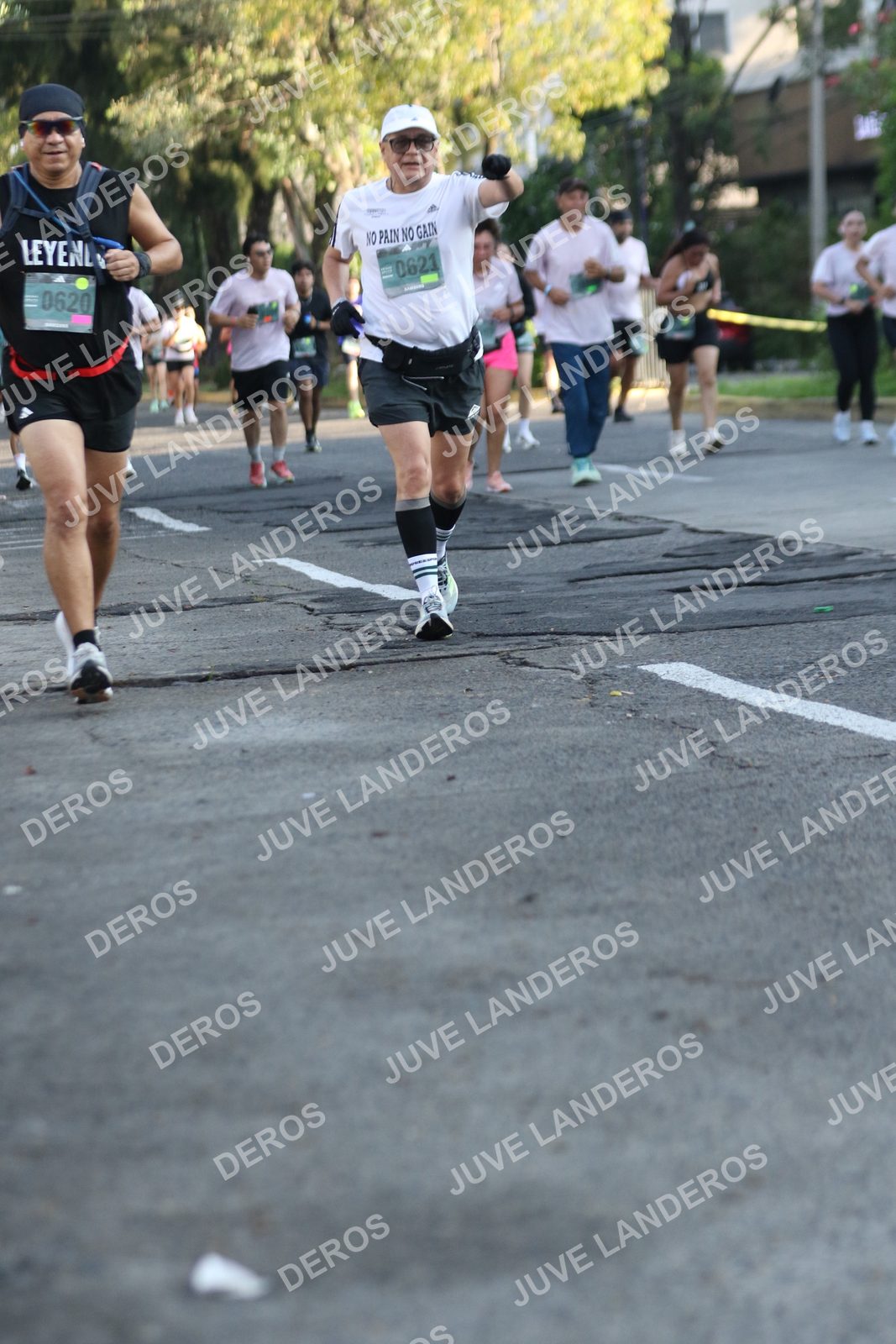 Foto de ADIDAS SPLITS GUADALAJARA 15K / 30K en Av. San Ignacio esquina Av. Ignacio L. Vallarta, Zapopan a las 07:44 · dorsal 620, 621