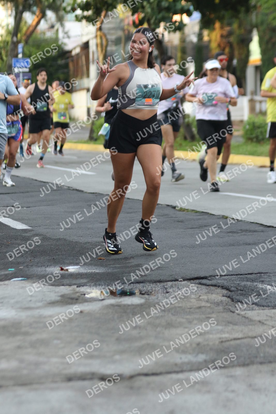 Foto de ADIDAS SPLITS GUADALAJARA 15K / 30K en Av. San Ignacio esquina Av. Ignacio L. Vallarta, Zapopan a las 07:08 · dorsal 2270