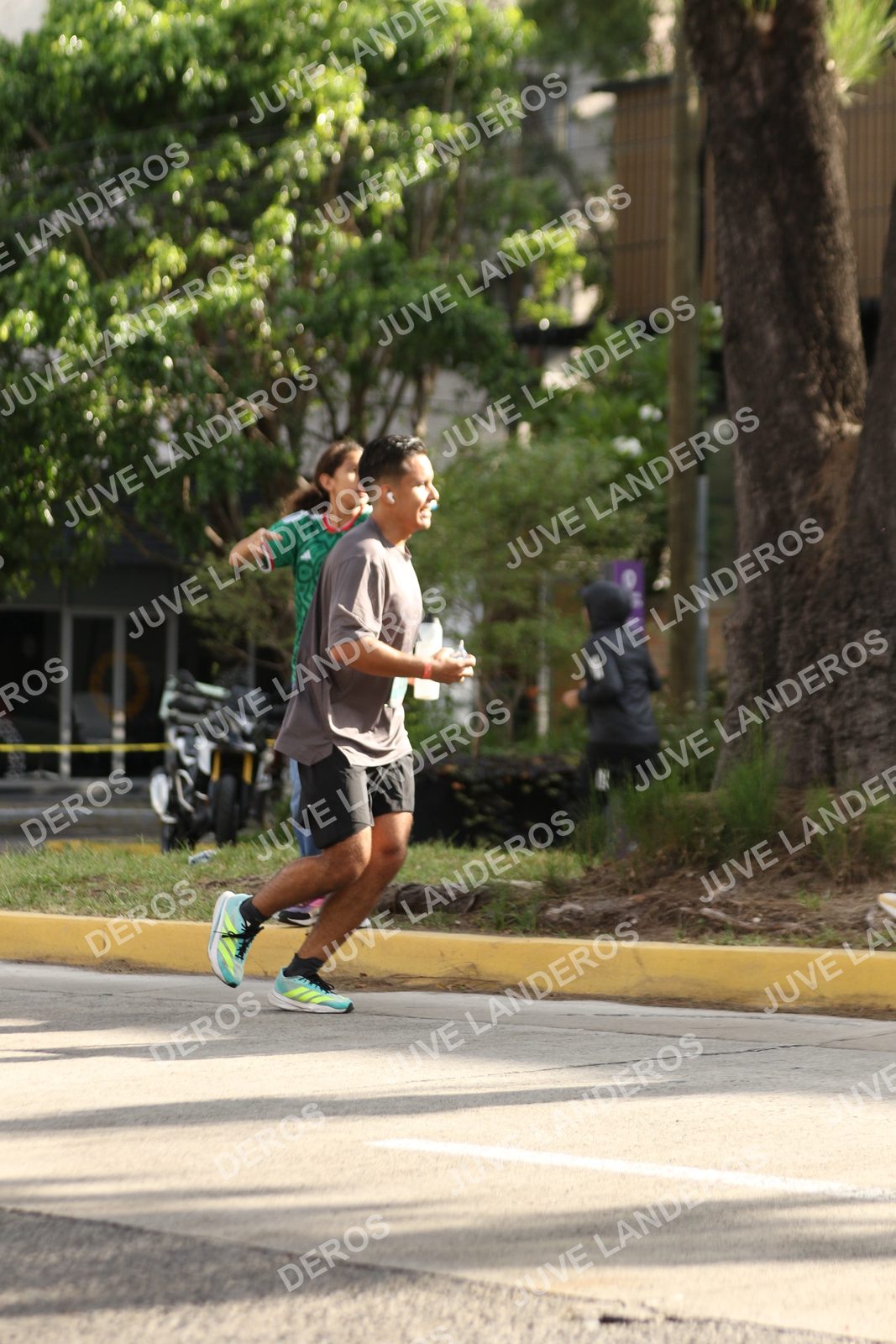 Foto de ADIDAS SPLITS GUADALAJARA 15K / 30K en Av. San Ignacio esquina Av. Ignacio L. Vallarta, Zapopan a las 08:59
