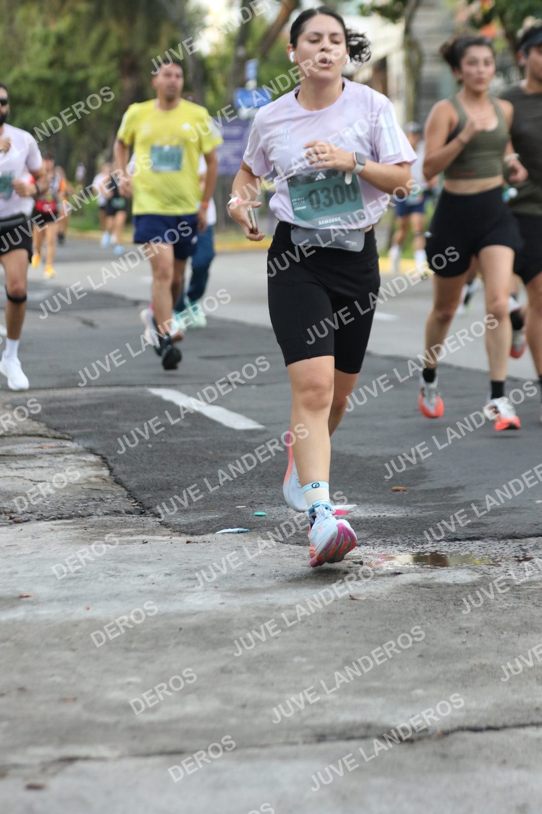 Foto de ADIDAS SPLITS GUADALAJARA 15K / 30K en Av. San Ignacio esquina Av. Ignacio L. Vallarta, Zapopan a las 07:05 · dorsal 300