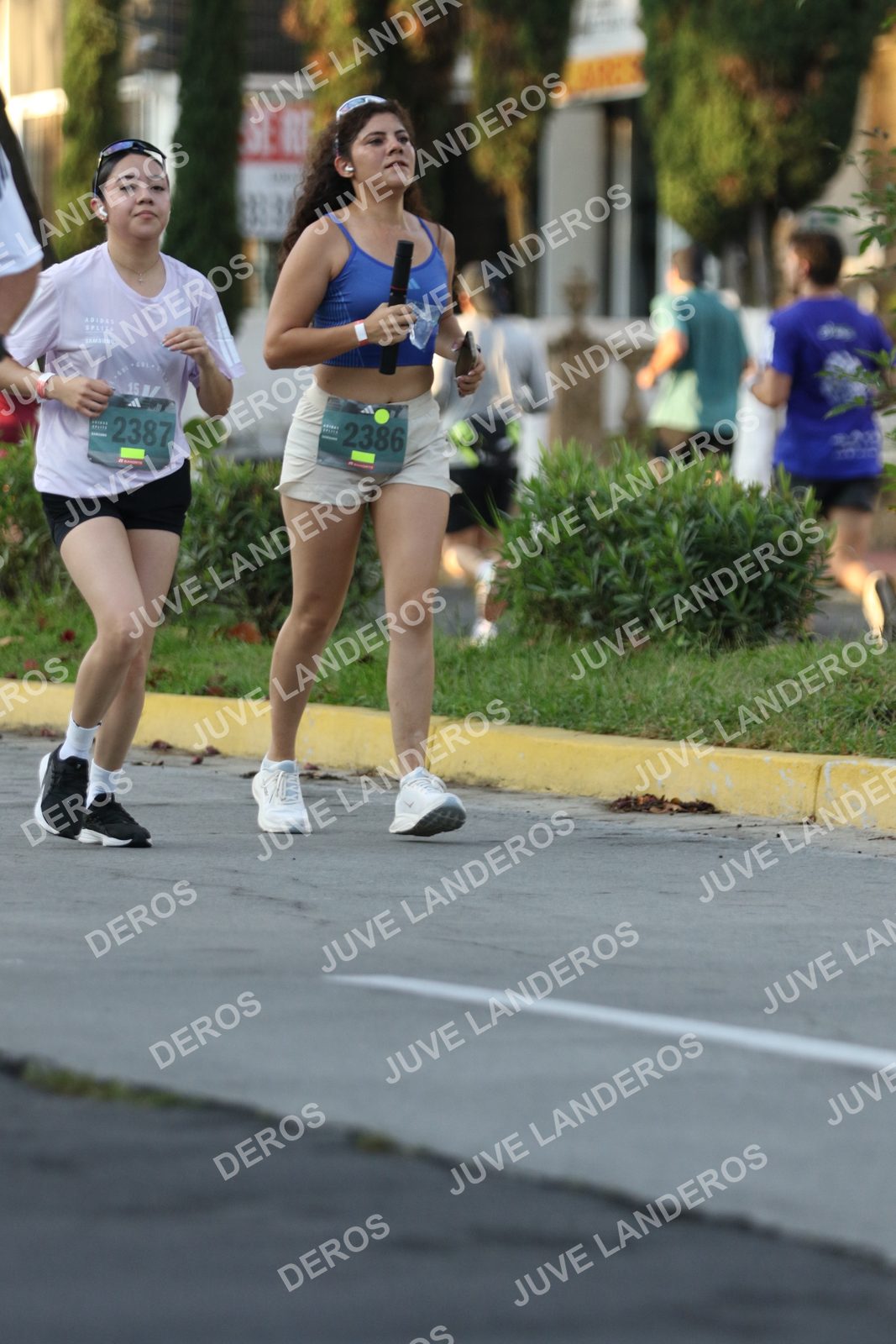 Foto de ADIDAS SPLITS GUADALAJARA 15K / 30K en Av. San Ignacio esquina Av. Ignacio L. Vallarta, Zapopan a las 07:21 · dorsal 2387, 2386