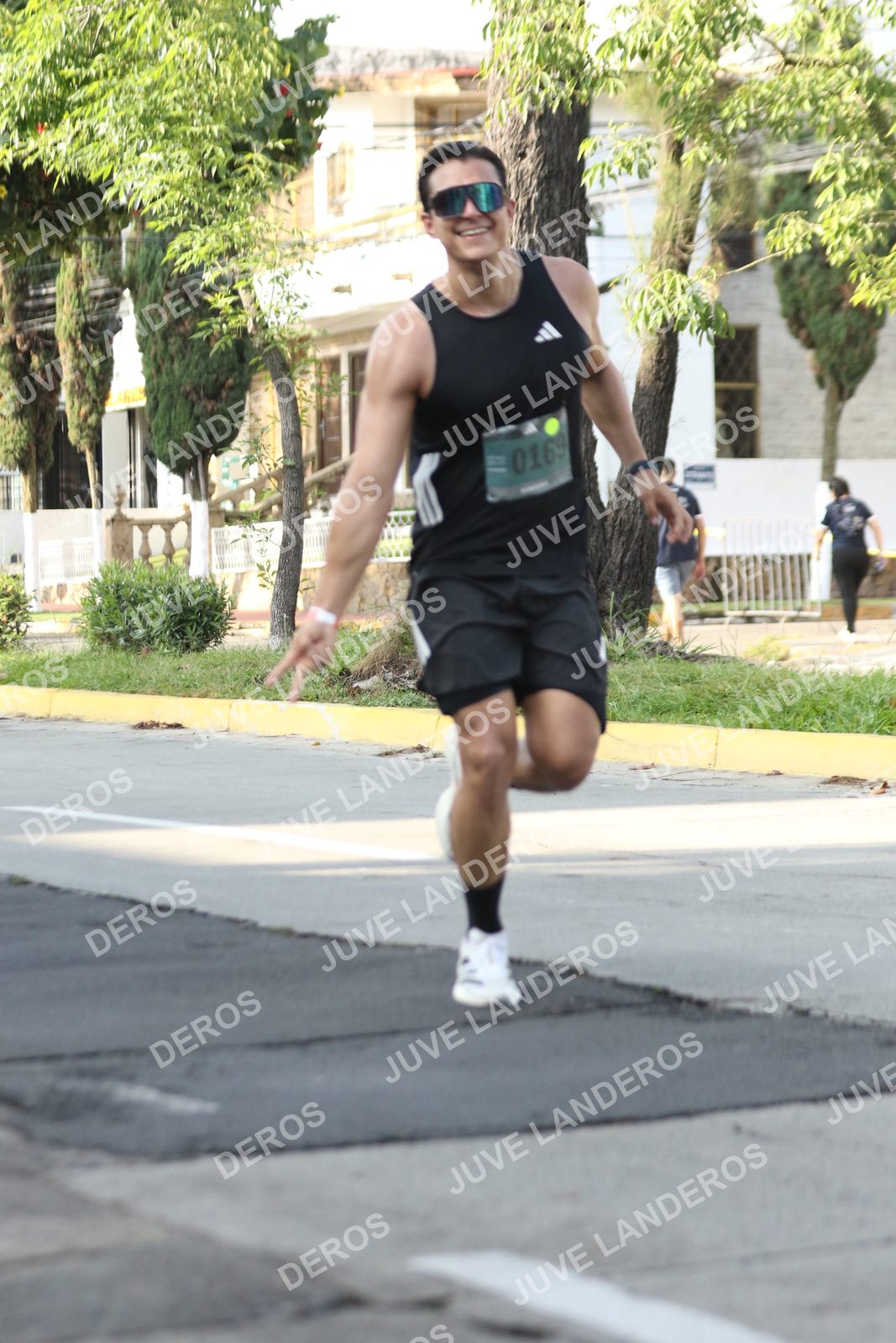Foto de ADIDAS SPLITS GUADALAJARA 15K / 30K en Av. San Ignacio esquina Av. Ignacio L. Vallarta, Zapopan a las 08:27 · dorsal 169