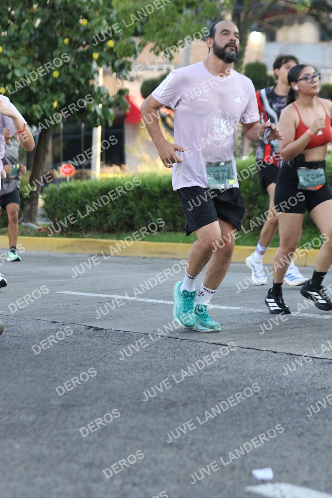 Foto de ADIDAS SPLITS GUADALAJARA 15K / 30K en Av. San Ignacio esquina Av. Ignacio L. Vallarta, Zapopan a las 07:38 · dorsal 371, 15