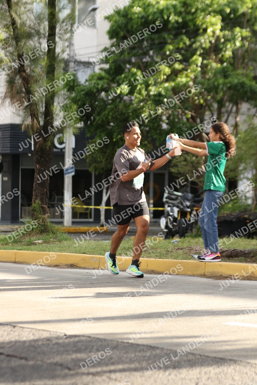 Foto de ADIDAS SPLITS GUADALAJARA 15K / 30K en Av. San Ignacio esquina Av. Ignacio L. Vallarta, Zapopan a las 08:59