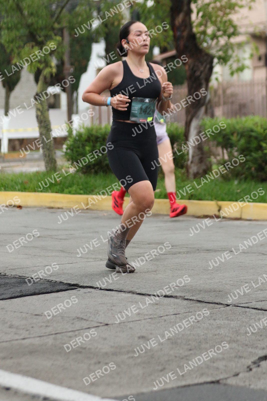 Foto de ADIDAS SPLITS GUADALAJARA 15K / 30K en Av. San Ignacio esquina Av. Ignacio L. Vallarta, Zapopan a las 06:56 · dorsal 1424