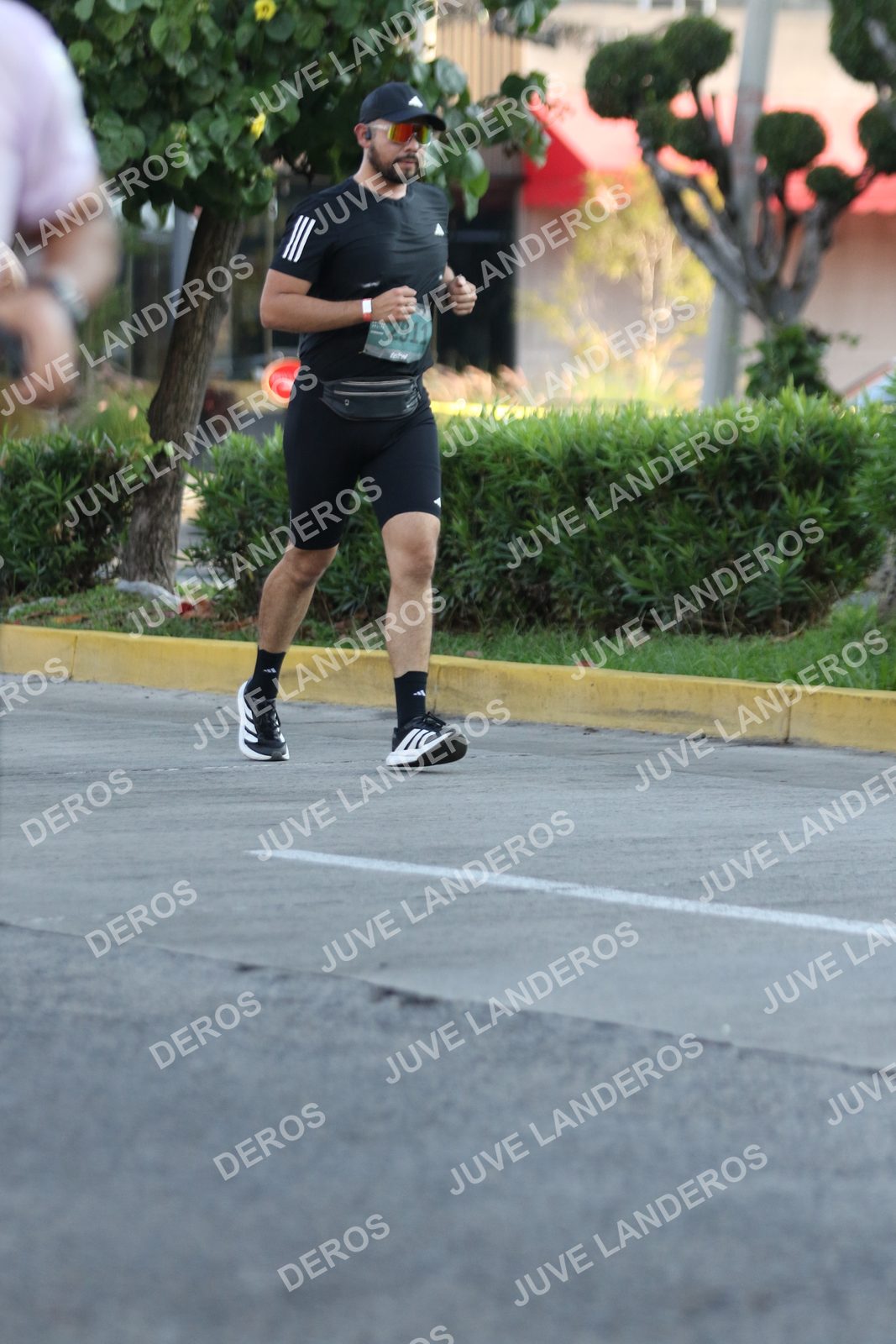Foto de ADIDAS SPLITS GUADALAJARA 15K / 30K en Av. San Ignacio esquina Av. Ignacio L. Vallarta, Zapopan a las 07:42 · dorsal 2911