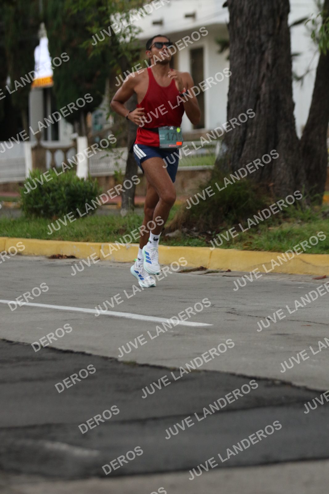 Foto de ADIDAS SPLITS GUADALAJARA 15K / 30K en Av. San Ignacio esquina Av. Ignacio L. Vallarta, Zapopan a las 06:54 · dorsal 1718