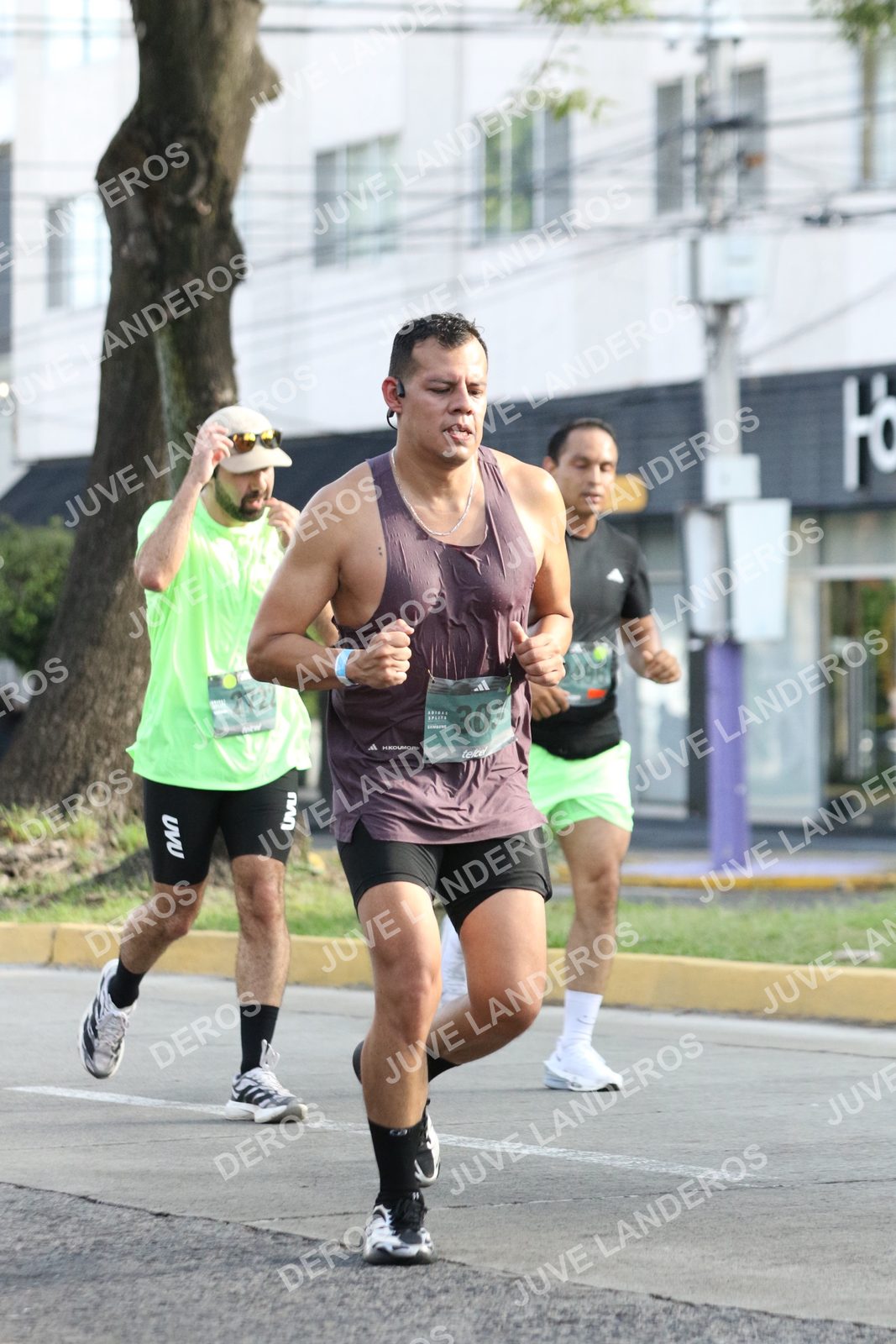Foto de ADIDAS SPLITS GUADALAJARA 15K / 30K en Av. San Ignacio esquina Av. Ignacio L. Vallarta, Zapopan a las 08:43 · dorsal 30, 2722, 496