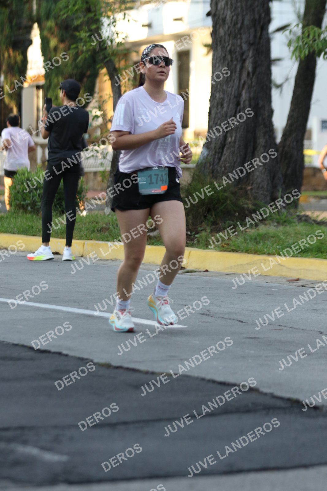 Foto de ADIDAS SPLITS GUADALAJARA 15K / 30K en Av. San Ignacio esquina Av. Ignacio L. Vallarta, Zapopan a las 07:25 · dorsal 1747
