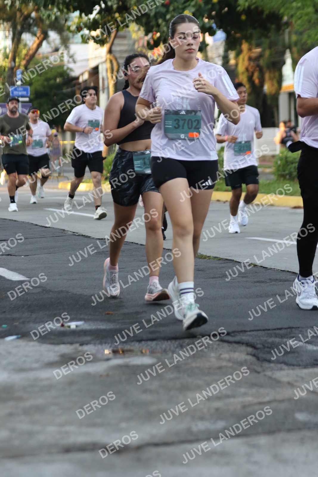 Foto de ADIDAS SPLITS GUADALAJARA 15K / 30K en Av. San Ignacio esquina Av. Ignacio L. Vallarta, Zapopan a las 07:12 · dorsal 3702, 30