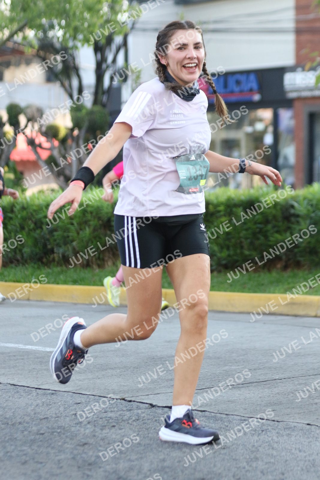 Foto de ADIDAS SPLITS GUADALAJARA 15K / 30K en Av. San Ignacio esquina Av. Ignacio L. Vallarta, Zapopan a las 07:39 · dorsal 1347