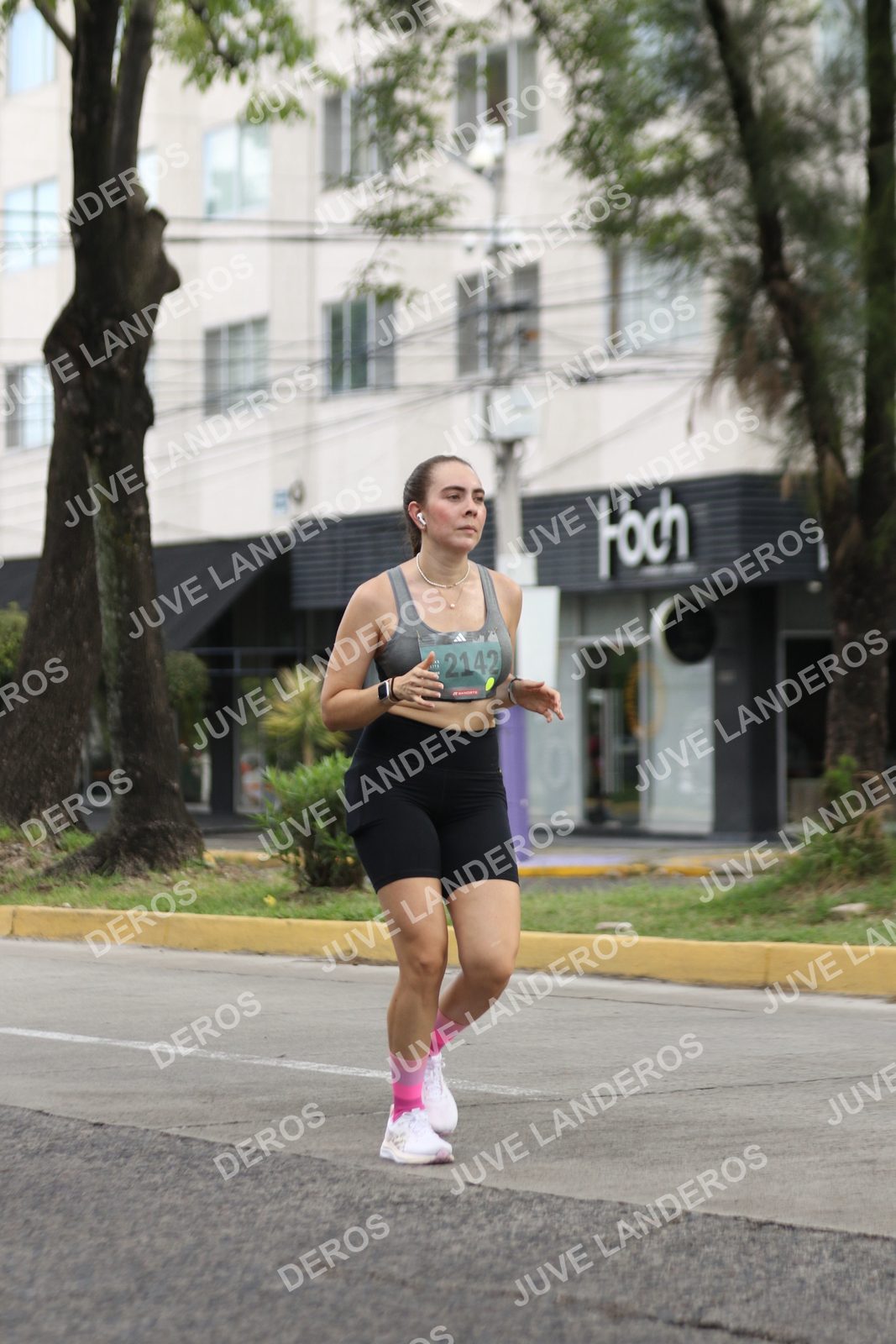 Foto de ADIDAS SPLITS GUADALAJARA 15K / 30K en Av. San Ignacio esquina Av. Ignacio L. Vallarta, Zapopan a las 09:04 · dorsal 2142