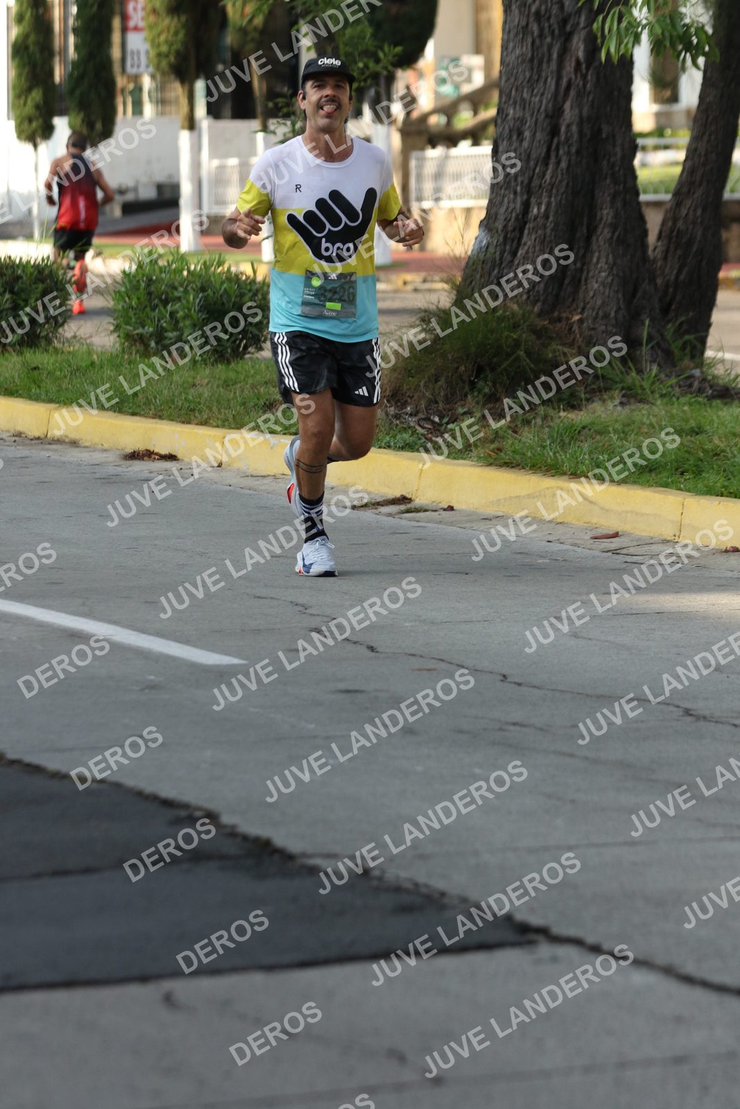 Foto de ADIDAS SPLITS GUADALAJARA 15K / 30K en Av. San Ignacio esquina Av. Ignacio L. Vallarta, Zapopan a las 08:15 · dorsal 3226