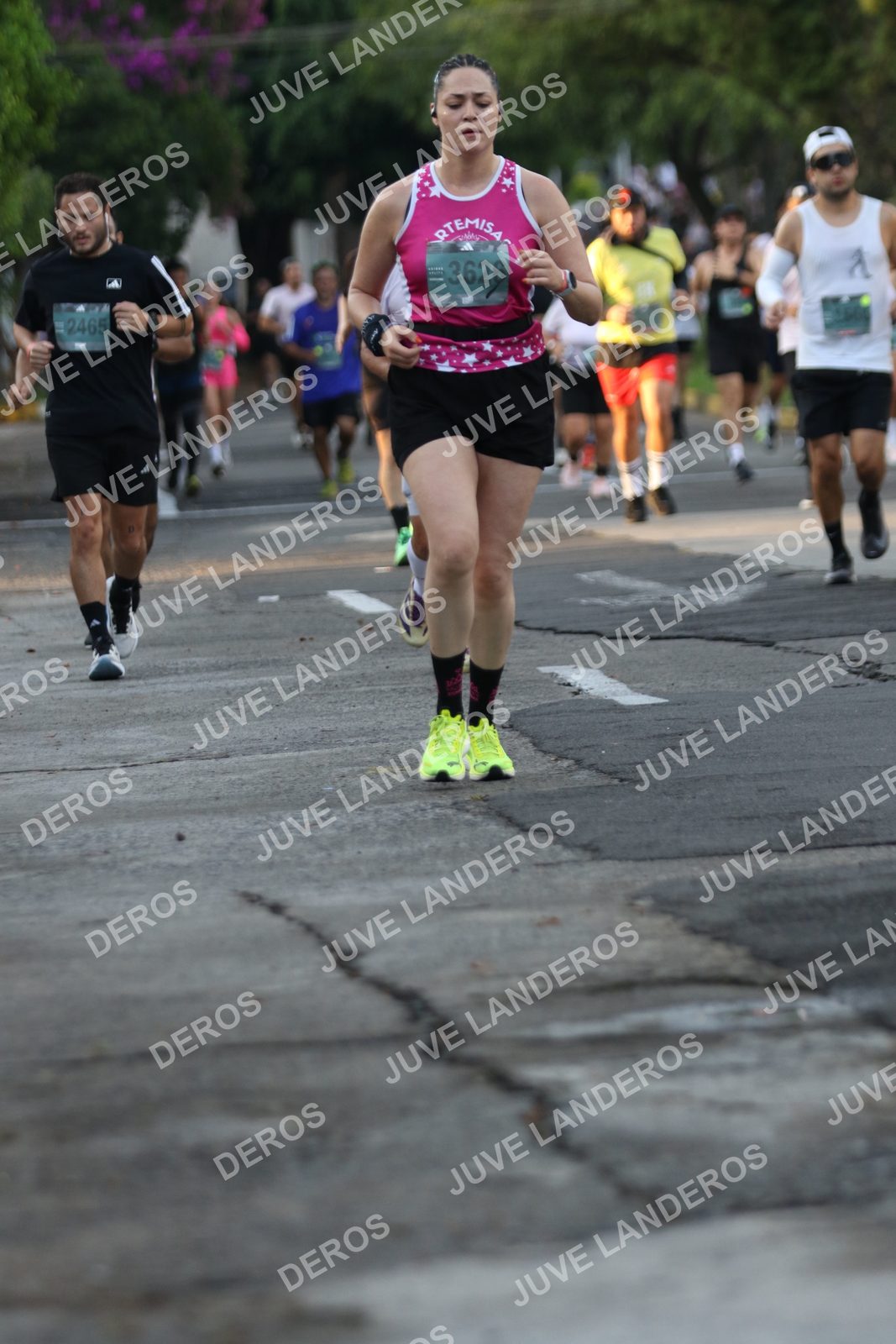 Foto de ADIDAS SPLITS GUADALAJARA 15K / 30K en Av. San Ignacio esquina Av. Ignacio L. Vallarta, Zapopan a las 07:12 · dorsal 2465, 3626