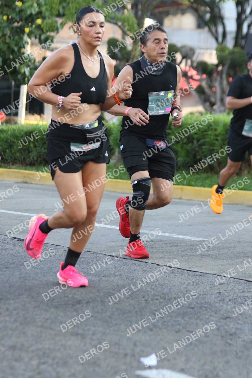 Foto de ADIDAS SPLITS GUADALAJARA 15K / 30K en Av. San Ignacio esquina Av. Ignacio L. Vallarta, Zapopan a las 07:34 · dorsal 2684