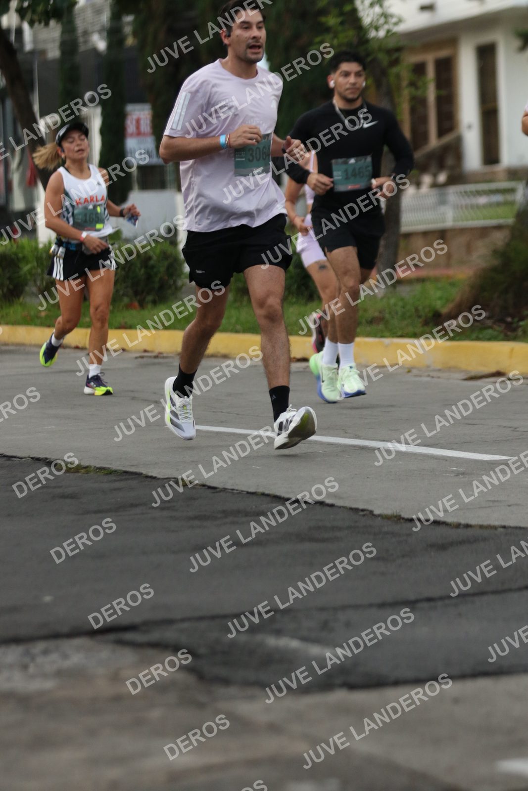 Foto de ADIDAS SPLITS GUADALAJARA 15K / 30K en Av. San Ignacio esquina Av. Ignacio L. Vallarta, Zapopan a las 06:58 · dorsal 1465, 3064, 165
