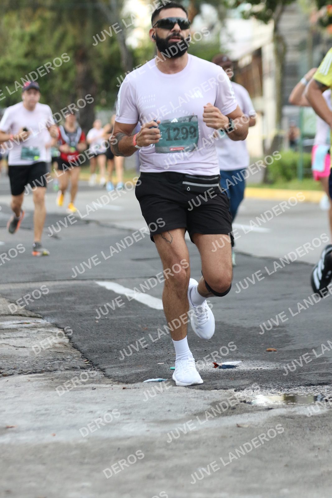 Foto de ADIDAS SPLITS GUADALAJARA 15K / 30K en Av. San Ignacio esquina Av. Ignacio L. Vallarta, Zapopan a las 07:05 · dorsal 1299