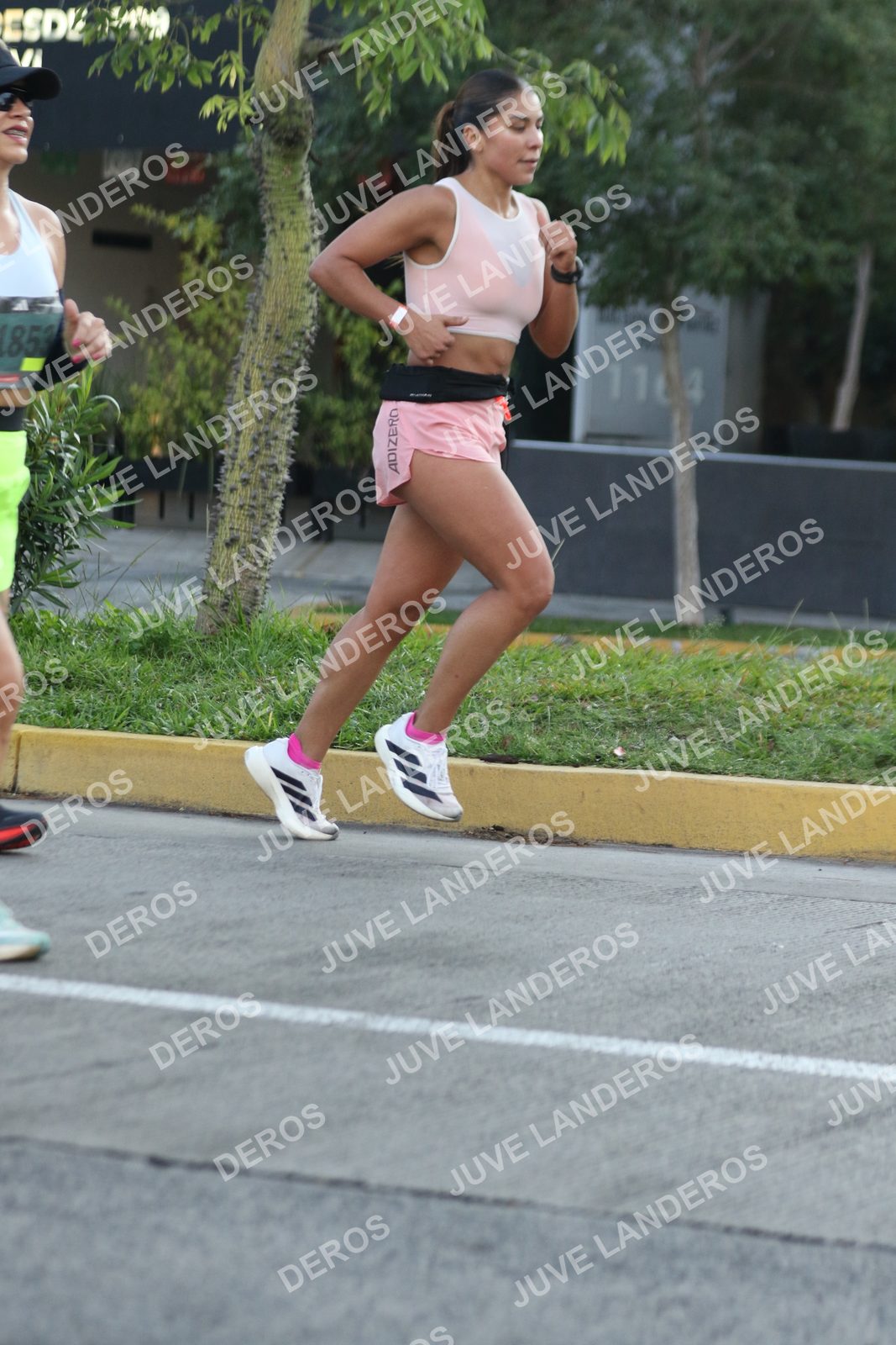 Foto de ADIDAS SPLITS GUADALAJARA 15K / 30K en Av. San Ignacio esquina Av. Ignacio L. Vallarta, Zapopan a las 07:32 · dorsal 1104