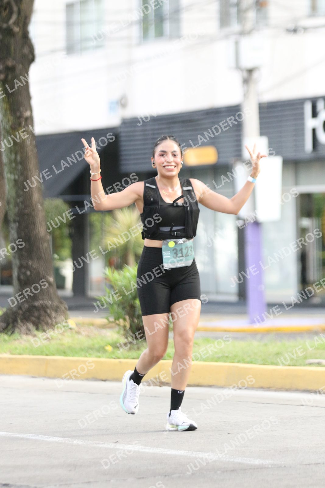 Foto de ADIDAS SPLITS GUADALAJARA 15K / 30K en Av. San Ignacio esquina Av. Ignacio L. Vallarta, Zapopan a las 09:01 · dorsal 3123