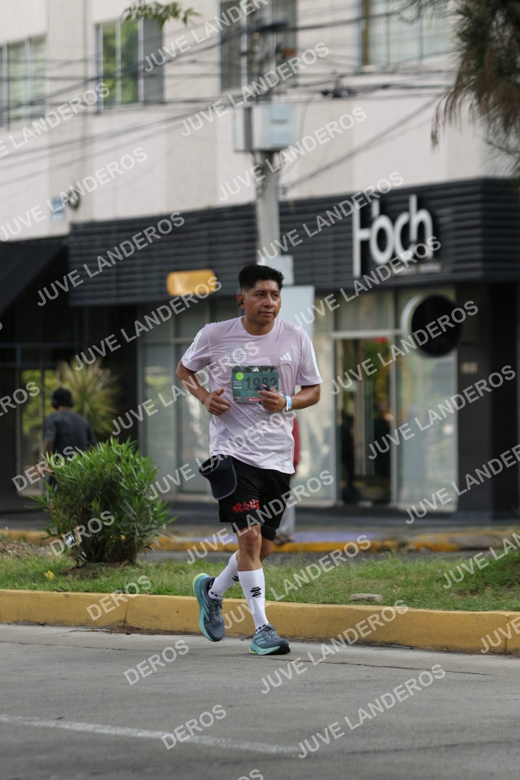 Foto de ADIDAS SPLITS GUADALAJARA 15K / 30K en Av. San Ignacio esquina Av. Ignacio L. Vallarta, Zapopan a las 08:57 · dorsal 1982