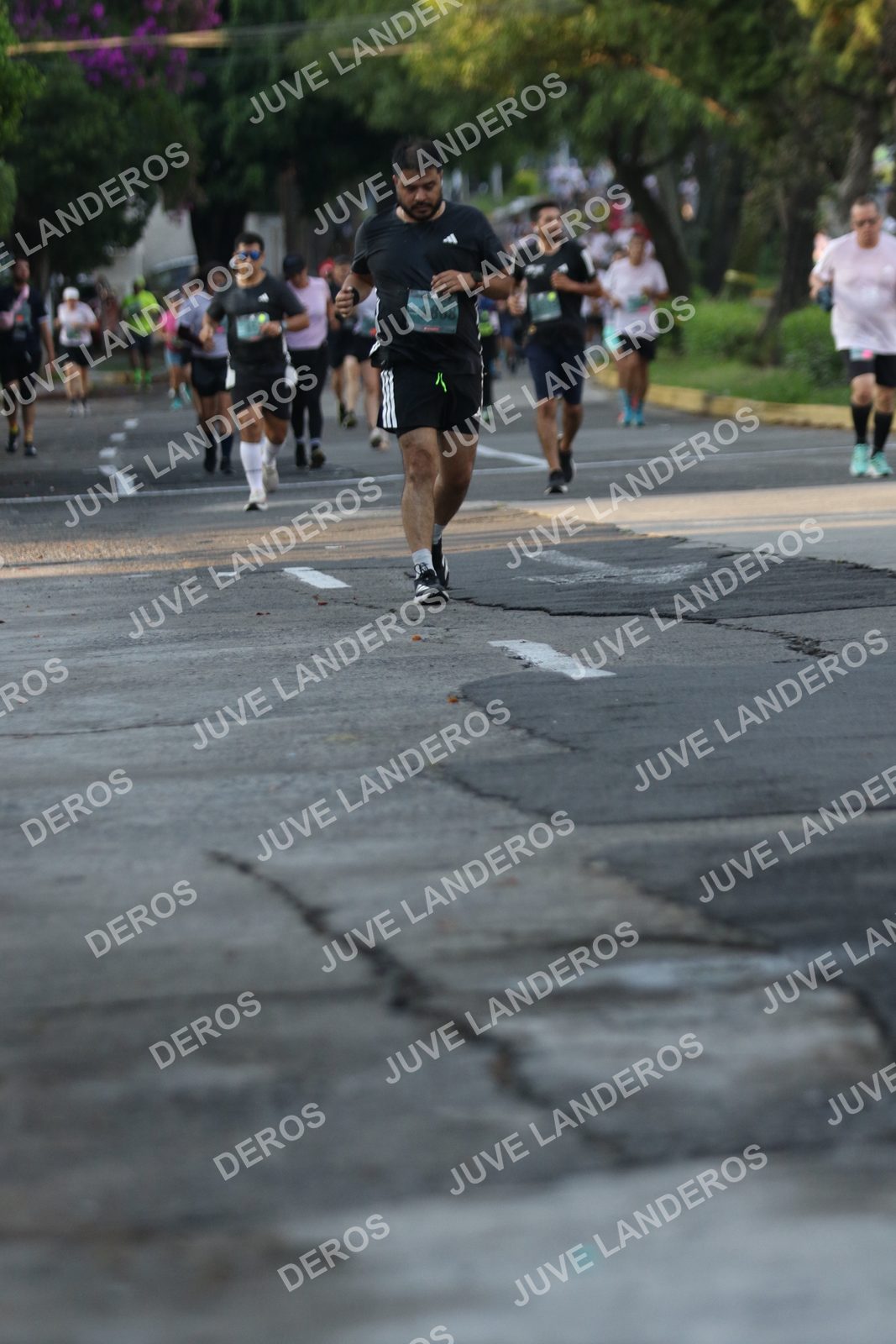 Foto de ADIDAS SPLITS GUADALAJARA 15K / 30K en Av. San Ignacio esquina Av. Ignacio L. Vallarta, Zapopan a las 07:17 · dorsal 1868