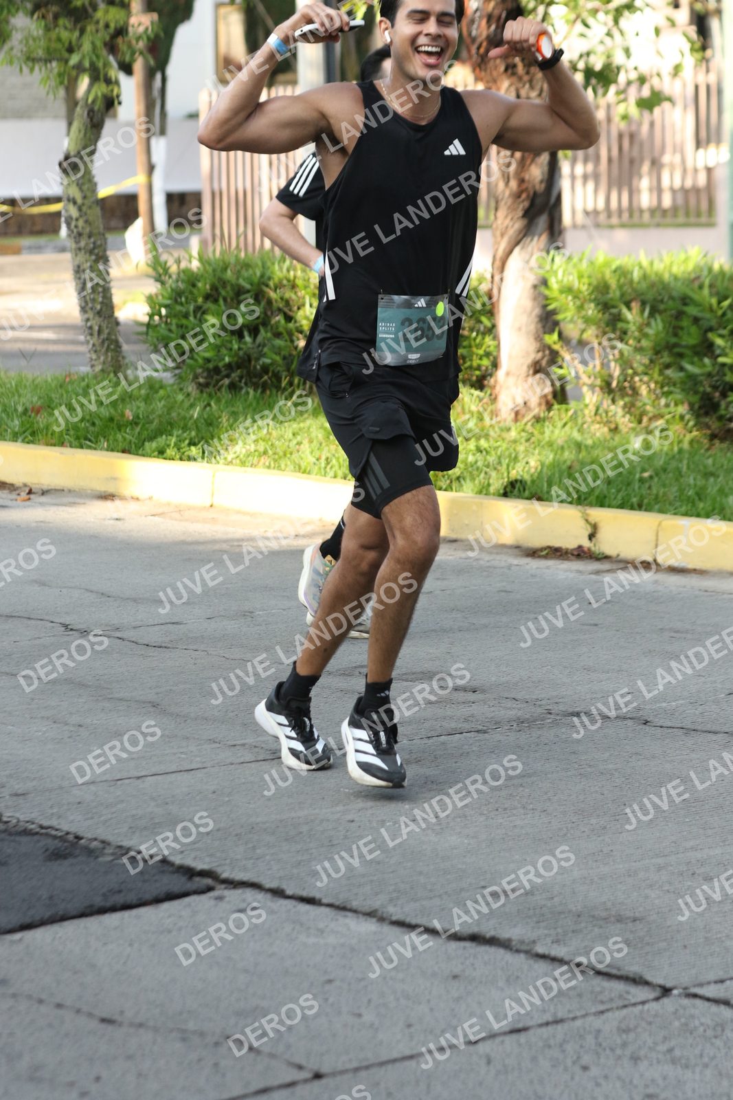 Foto de ADIDAS SPLITS GUADALAJARA 15K / 30K en Av. San Ignacio esquina Av. Ignacio L. Vallarta, Zapopan a las 08:13 · dorsal 2653