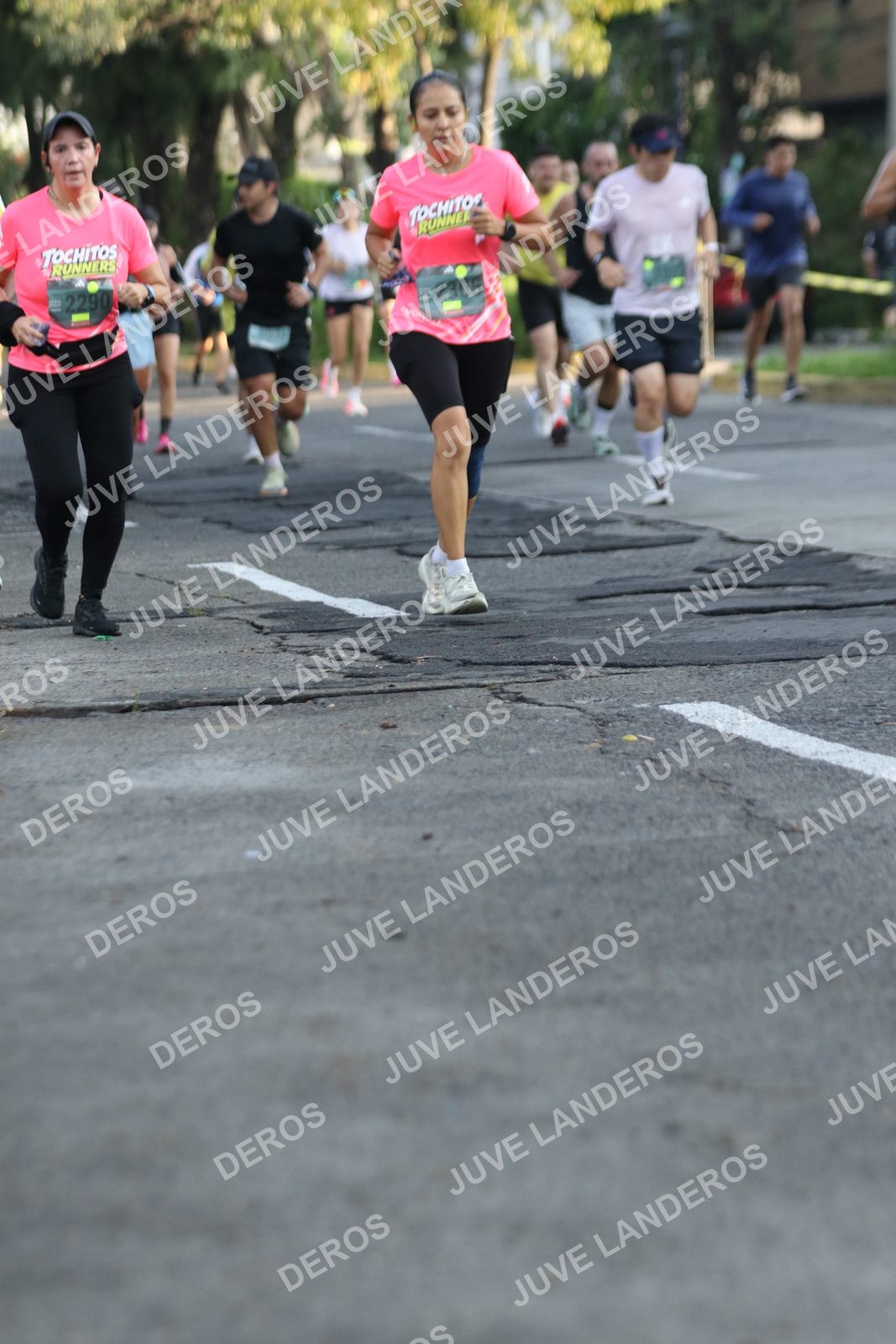 Foto de ADIDAS SPLITS GUADALAJARA 15K / 30K en Av. San Ignacio esquina Av. Ignacio L. Vallarta, Zapopan a las 07:30 · dorsal 2290, 2306