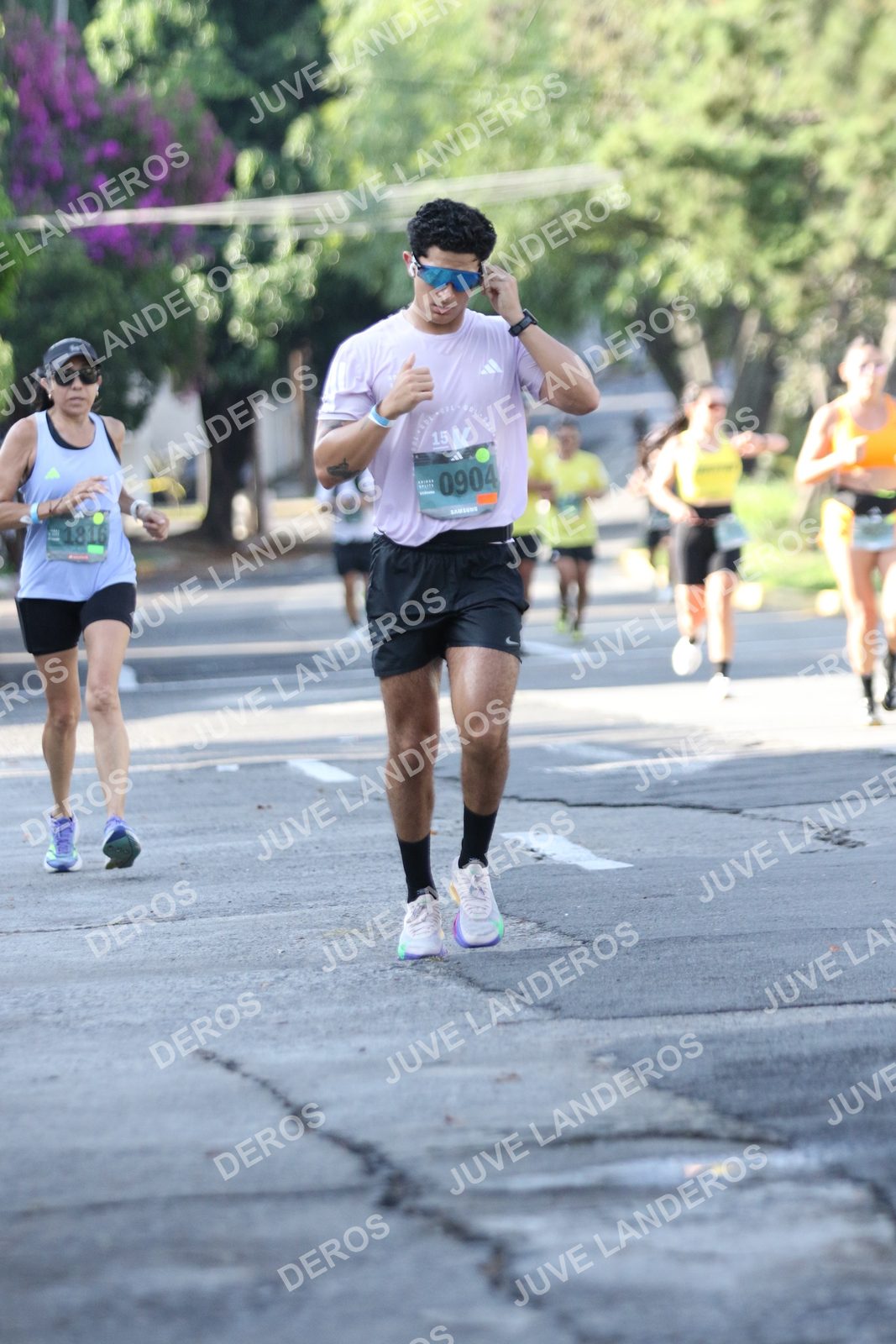 Foto de ADIDAS SPLITS GUADALAJARA 15K / 30K en Av. San Ignacio esquina Av. Ignacio L. Vallarta, Zapopan a las 08:24 · dorsal 904, 15, 1816