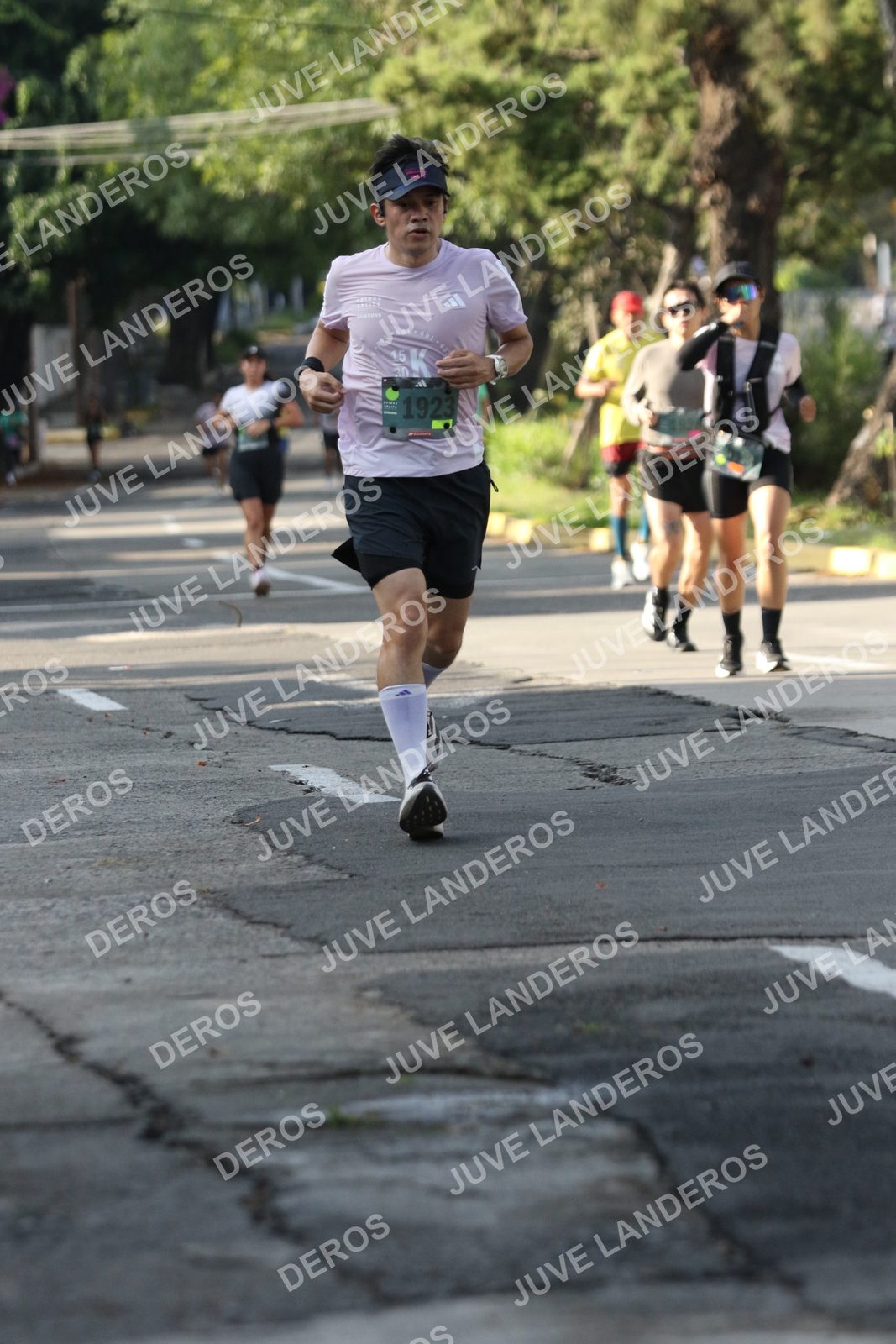 Foto de ADIDAS SPLITS GUADALAJARA 15K / 30K en Av. San Ignacio esquina Av. Ignacio L. Vallarta, Zapopan a las 08:28 · dorsal 1923