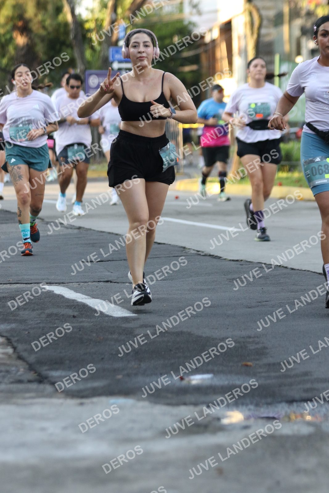 Foto de ADIDAS SPLITS GUADALAJARA 15K / 30K en Av. San Ignacio esquina Av. Ignacio L. Vallarta, Zapopan a las 07:19 · dorsal 235, 68