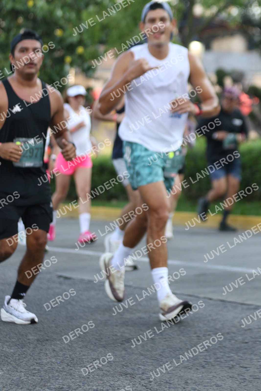 Foto de ADIDAS SPLITS GUADALAJARA 15K / 30K en Av. San Ignacio esquina Av. Ignacio L. Vallarta, Zapopan a las 07:34 · dorsal 297