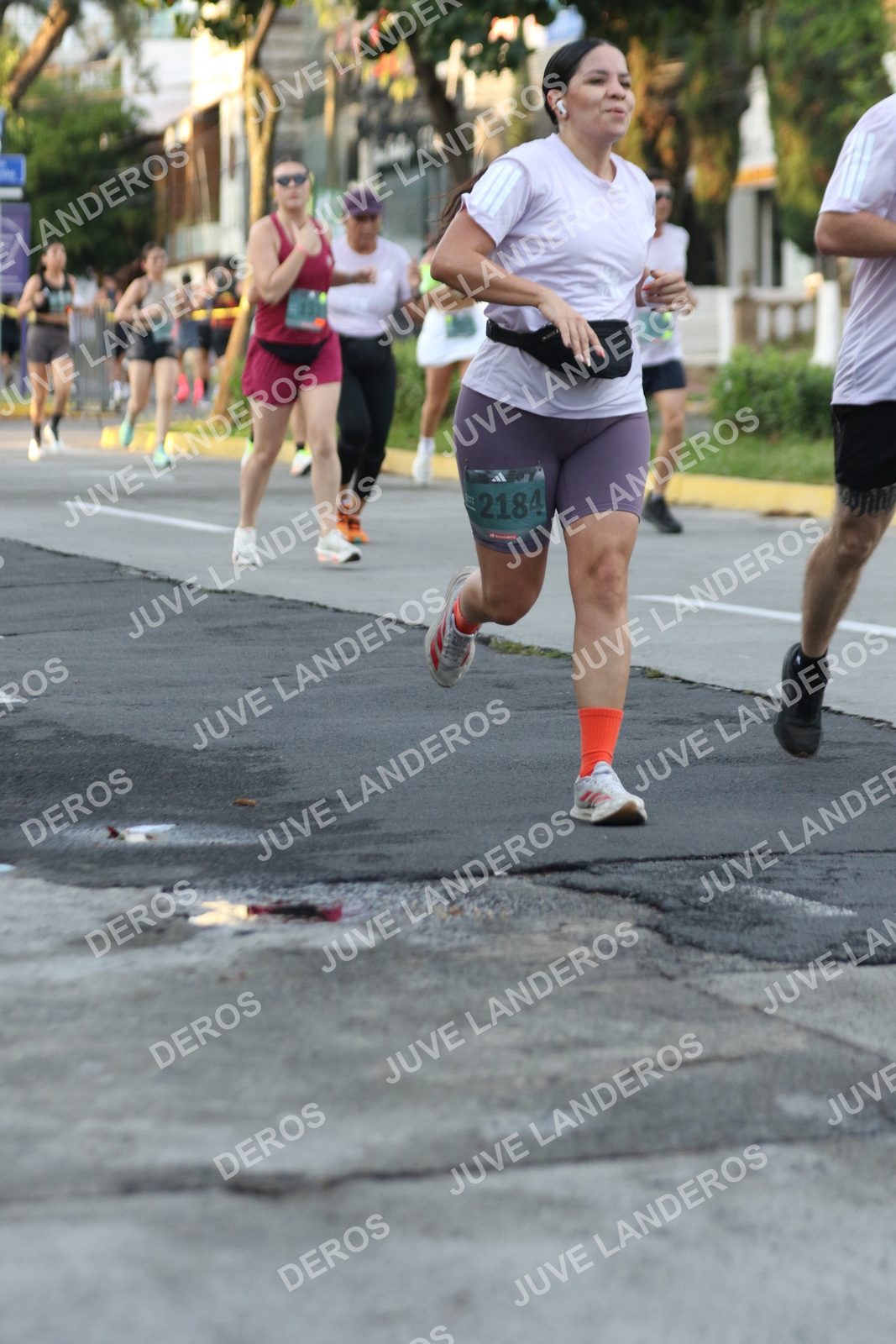 Foto de ADIDAS SPLITS GUADALAJARA 15K / 30K en Av. San Ignacio esquina Av. Ignacio L. Vallarta, Zapopan a las 07:14 · dorsal 2184