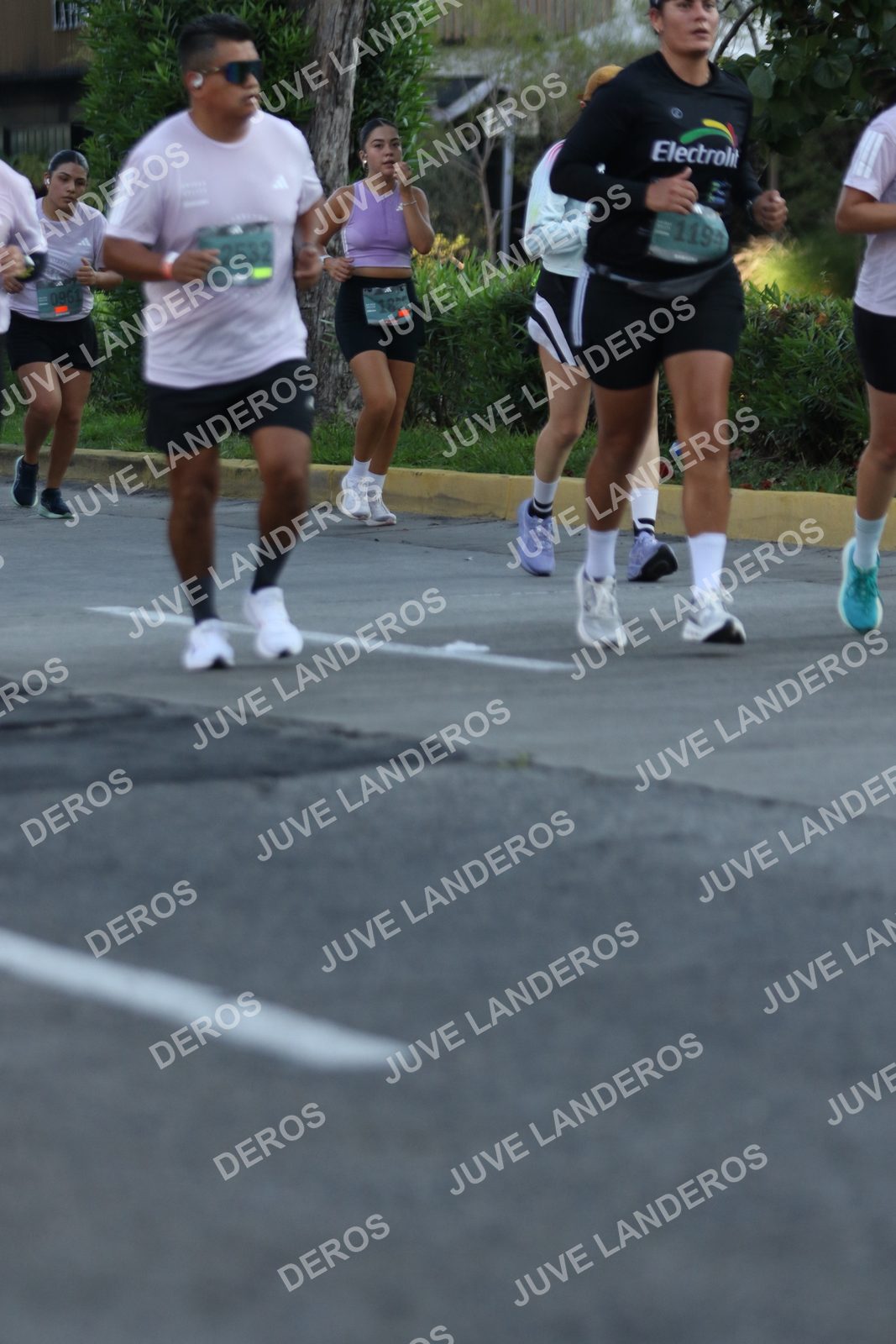 Foto de ADIDAS SPLITS GUADALAJARA 15K / 30K en Av. San Ignacio esquina Av. Ignacio L. Vallarta, Zapopan a las 07:42 · dorsal 2532