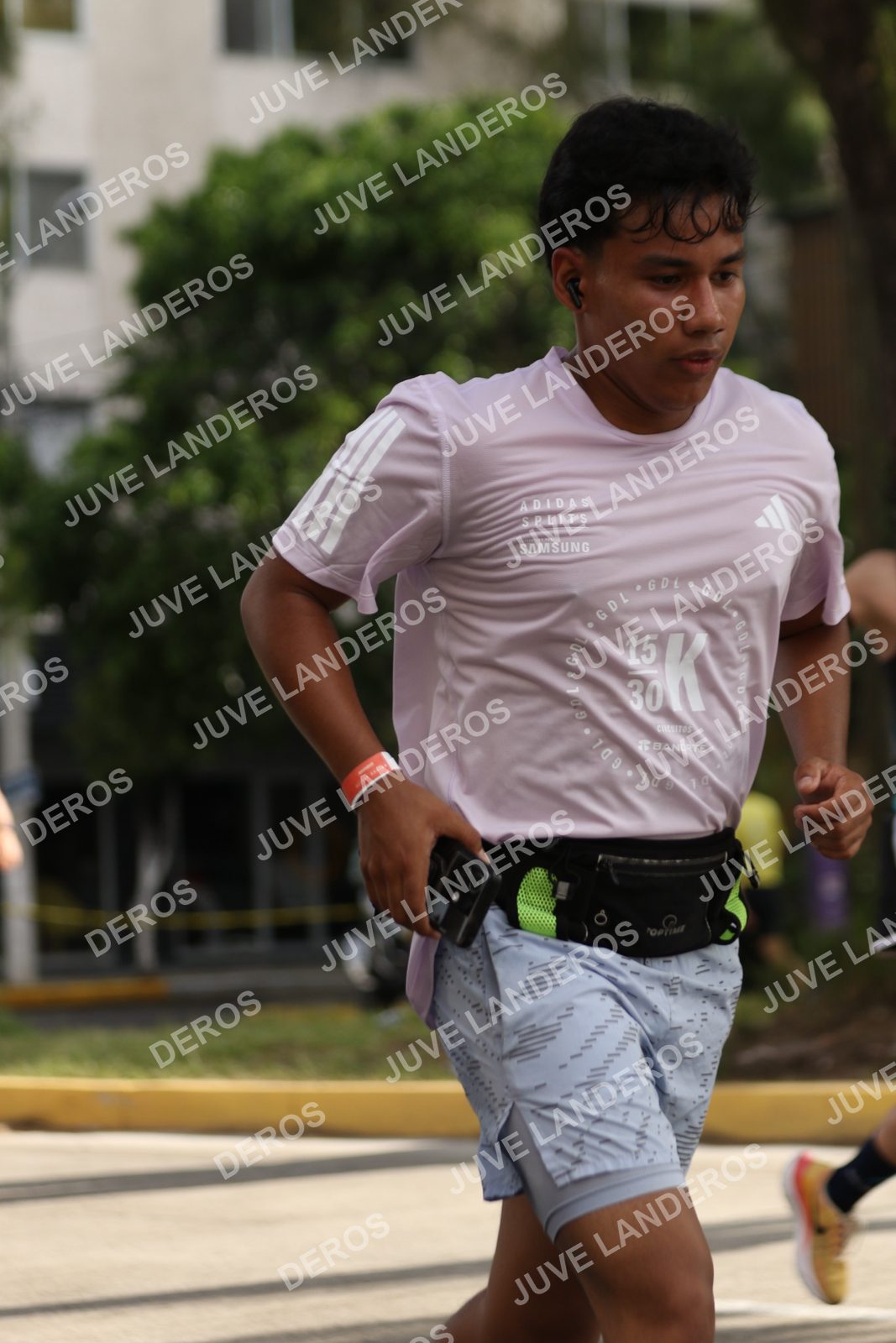 Foto de ADIDAS SPLITS GUADALAJARA 15K / 30K en Av. San Ignacio esquina Av. Ignacio L. Vallarta, Zapopan a las 09:07 · dorsal 15, 30, 109