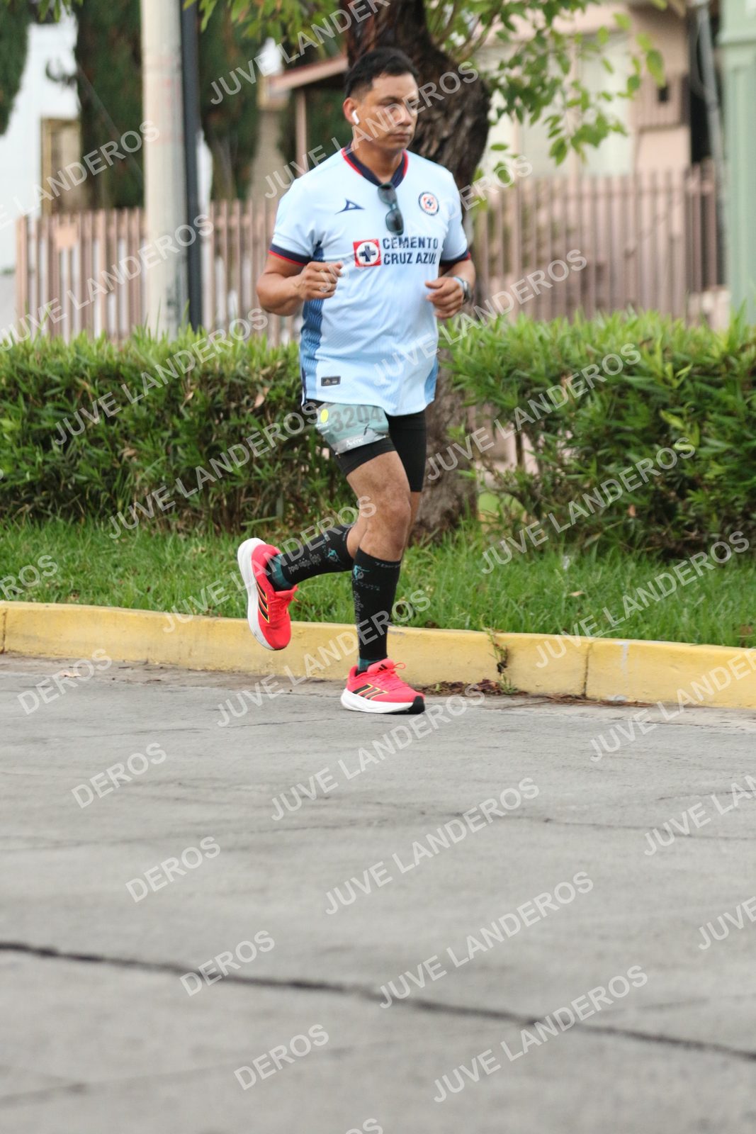 Foto de ADIDAS SPLITS GUADALAJARA 15K / 30K en Av. San Ignacio esquina Av. Ignacio L. Vallarta, Zapopan a las 06:57 · dorsal 3204