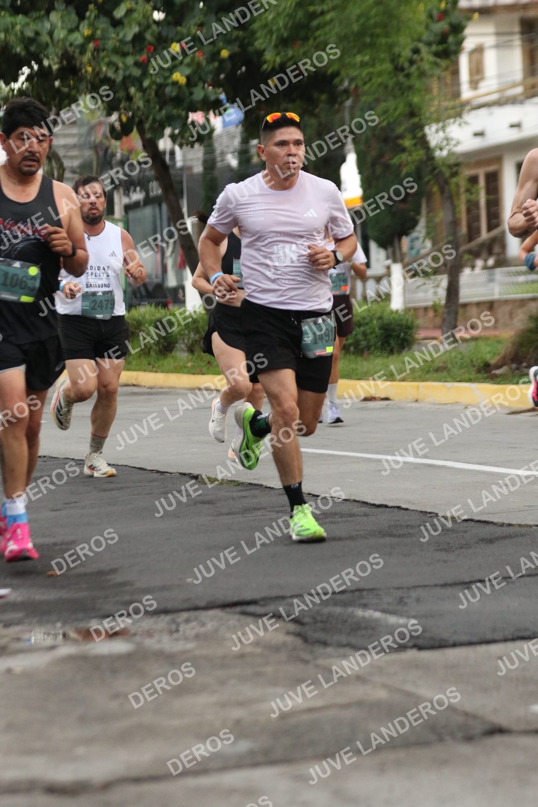 Foto de ADIDAS SPLITS GUADALAJARA 15K / 30K en Av. San Ignacio esquina Av. Ignacio L. Vallarta, Zapopan a las 06:54 · dorsal 2479, 1491, 1063, 30
