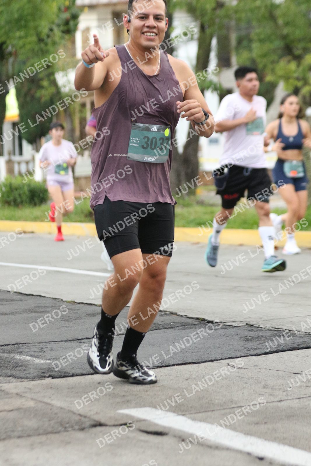 Foto de ADIDAS SPLITS GUADALAJARA 15K / 30K en Av. San Ignacio esquina Av. Ignacio L. Vallarta, Zapopan a las 06:56 · dorsal 3037