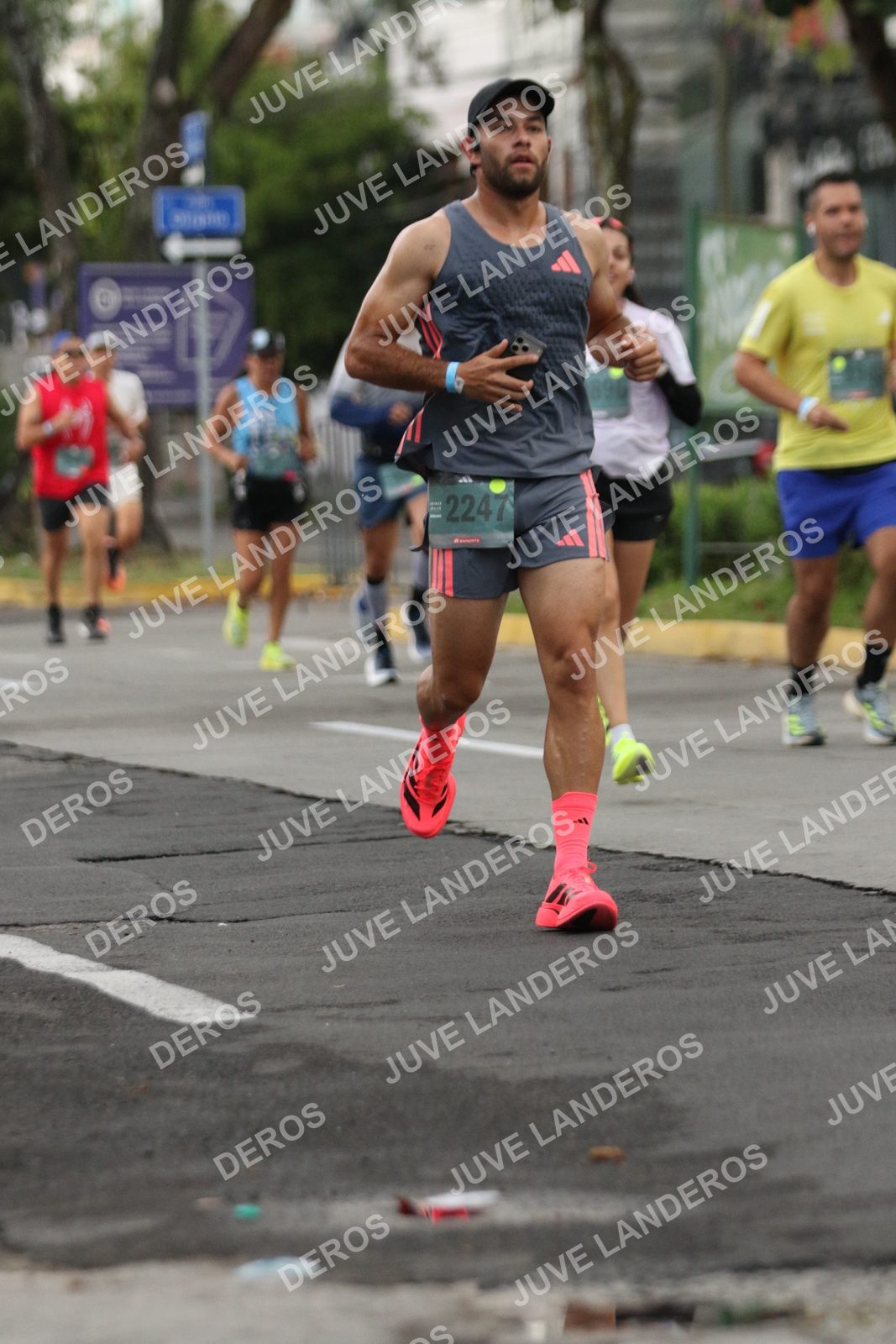 Foto de ADIDAS SPLITS GUADALAJARA 15K / 30K en Av. San Ignacio esquina Av. Ignacio L. Vallarta, Zapopan a las 06:53 · dorsal 2247