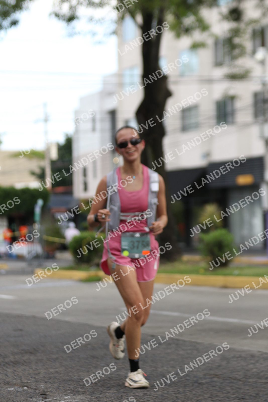 Foto de ADIDAS SPLITS GUADALAJARA 15K / 30K en Av. San Ignacio esquina Av. Ignacio L. Vallarta, Zapopan a las 09:05 · dorsal 3758