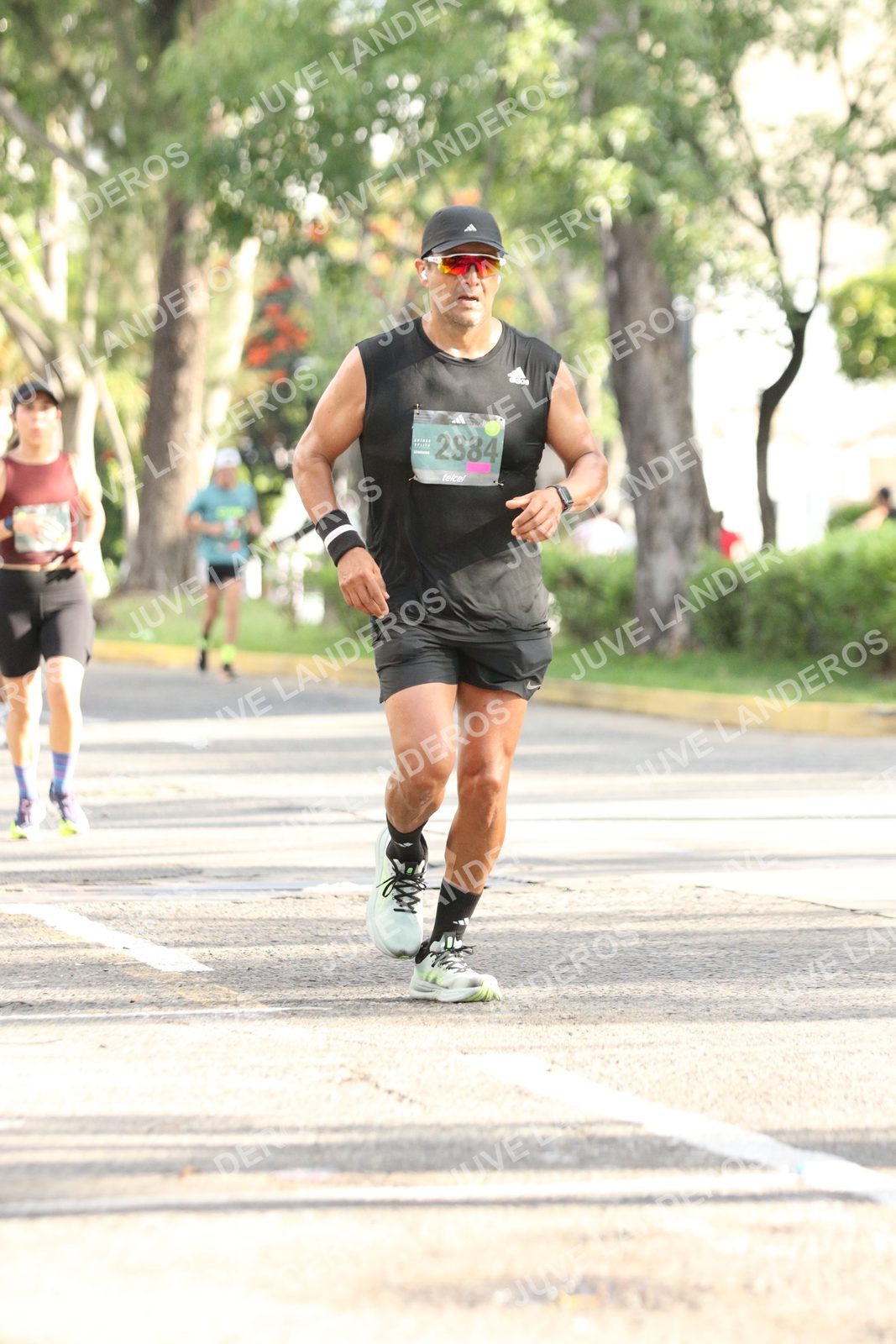 Foto de ADIDAS SPLITS GUADALAJARA 15K / 30K en Av. San Ignacio esquina Av. Ignacio L. Vallarta, Zapopan a las 08:51 · dorsal 2884
