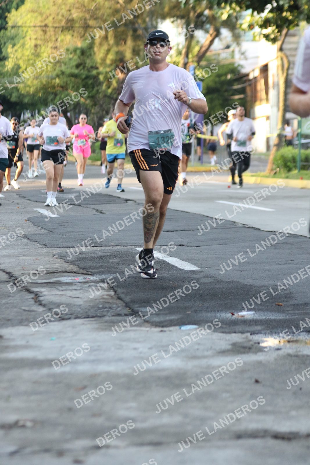 Foto de ADIDAS SPLITS GUADALAJARA 15K / 30K en Av. San Ignacio esquina Av. Ignacio L. Vallarta, Zapopan a las 07:18 · dorsal 1329, 15, 30